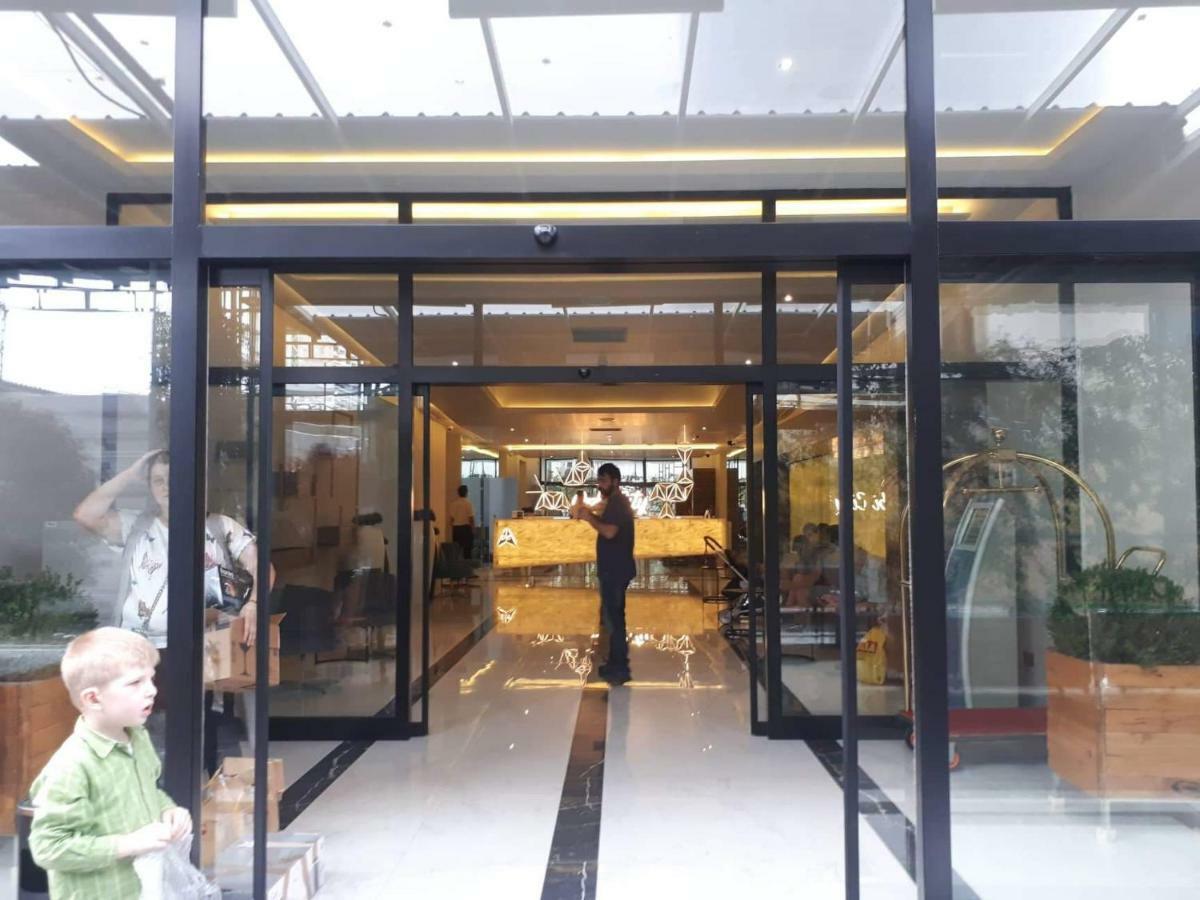 Hotel Orbi City Batoumi Extérieur photo
